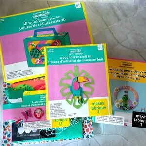 NWT Set Creatology Craft Kit Bundle – 3D Wood Boombox, Toucan, Peace Sign & More